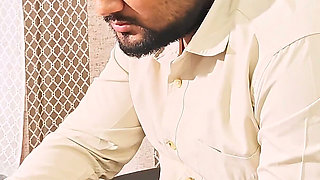 Desi Indian Video. The boss gave a job and had hardcore sex with the staff in the office. and Fuck Har Pussy, Hindi Audio