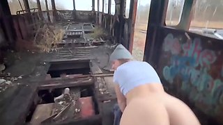 Horny Babe Has Spontaneous Sex In Old Rusty Train With Stranger