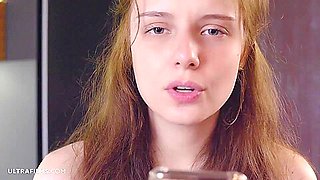 Small-tit Innocent Chick Sienna Kim Is Soloing In The Kitchen