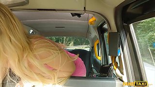 Faux taxi - hot schoolgirl on her day off reddens when she saw what i was doing