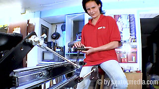 Machine with Orgasm Guarantee Tried Out