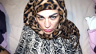 Step-son, arabic, step-mom