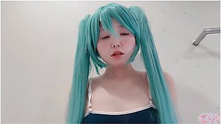 Please Watch The Ahegao Hentai Masturbation Of The Petite Hatsune Miku Babyyurin