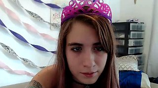 Young amateur teen in solo masturbation getting kinky
