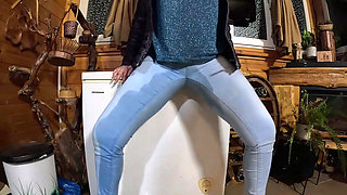 Cameltoe MILF Dances, Teases & Pees in Her Jeans - Wet Fetish Fantasy 335