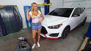 Divorced Wife Solves Her Car Problem With Her Big Tits