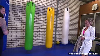 Lekker neuken bij de gym!