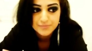 Arab Asian Girl Twerking on Webcam with a Big Booty