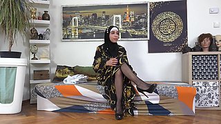 Hot licking muslim pussy